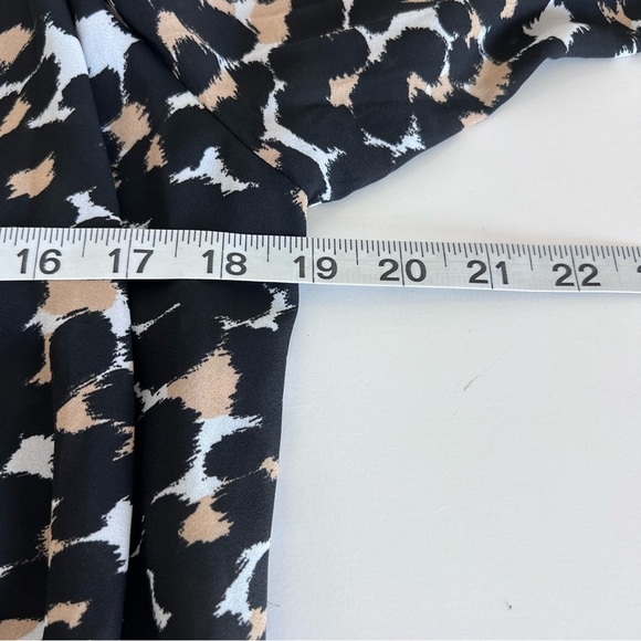 Vince Camuto Women’s Animal Print Black and Gold Long Sleeve Blouse - Picture 10 of 12